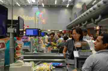  Consumo dos brasileiros cresce 2,63% no primeiro semestre 